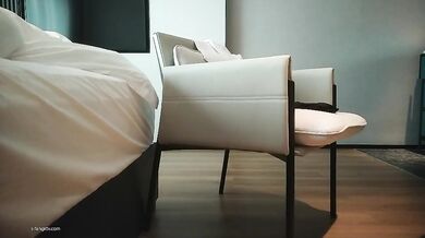 【良家故事】偷拍收割良家中年妇女，短髪女私会酒店，疯狂酒店性爱，骚逼得到满足 (2)